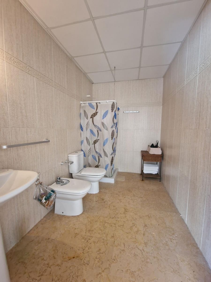 2 bedroom Commercial for sale in Palma de Mallorca - € 290,000 (Ref: 9733456)