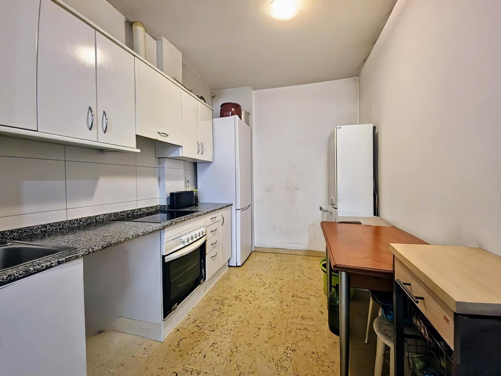 2 bedroom Commercial for sale in Palma de Mallorca - € 290,000 (Ref: 9733456)