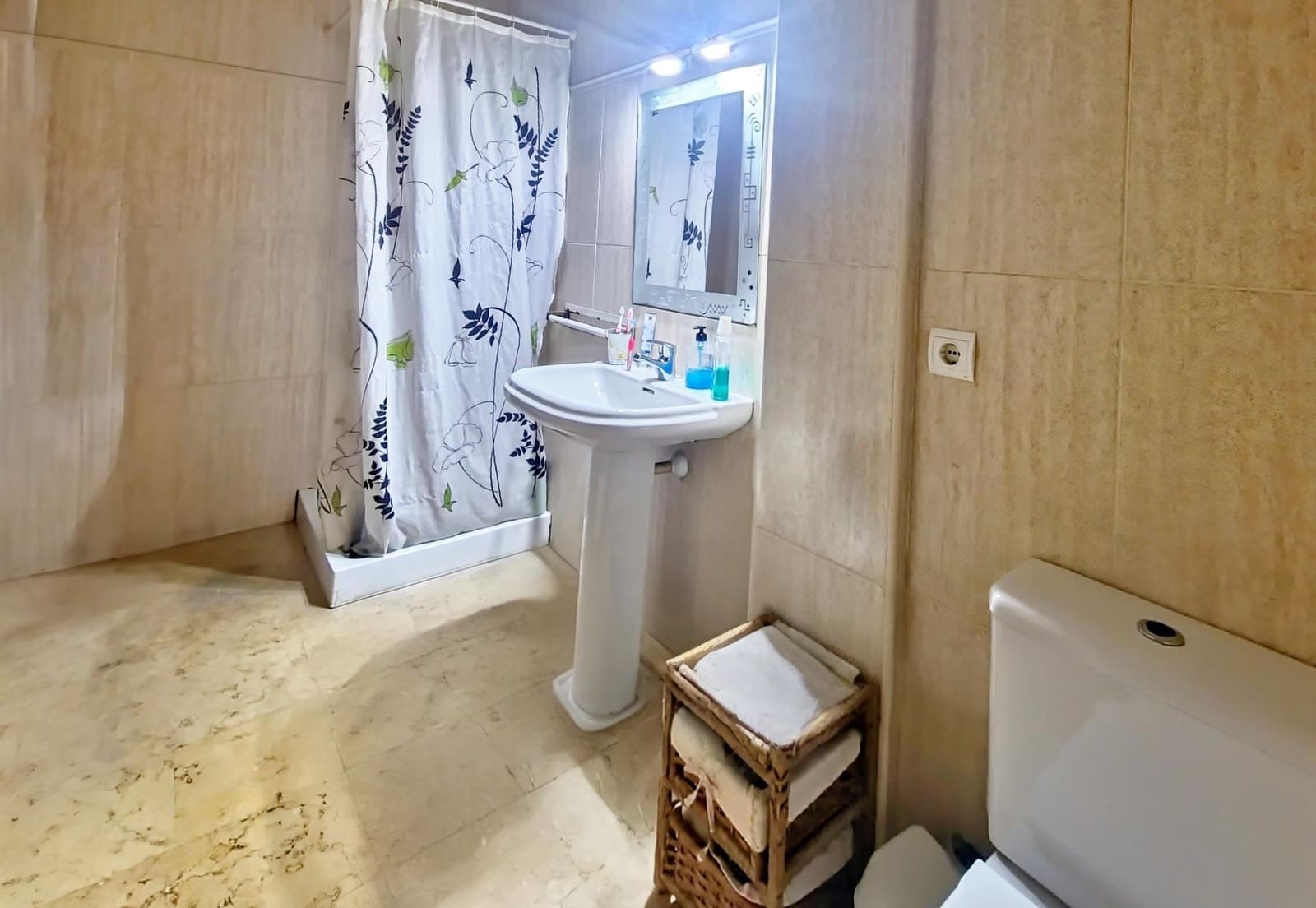 2 bedroom Commercial for sale in Palma de Mallorca - € 290,000 (Ref: 9733456)