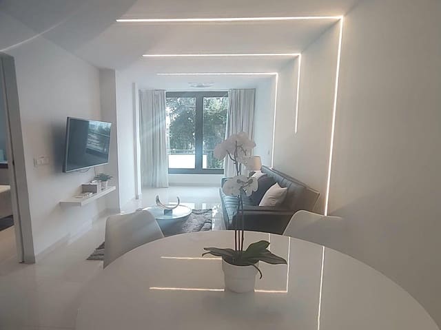 2 bedroom Flat for rent in Palma de Mallorca - € 1,700 (Ref: 9733463)