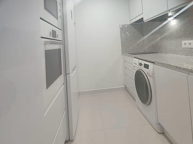 2 bedroom Flat for rent in Palma de Mallorca - € 1,700 (Ref: 9733463)