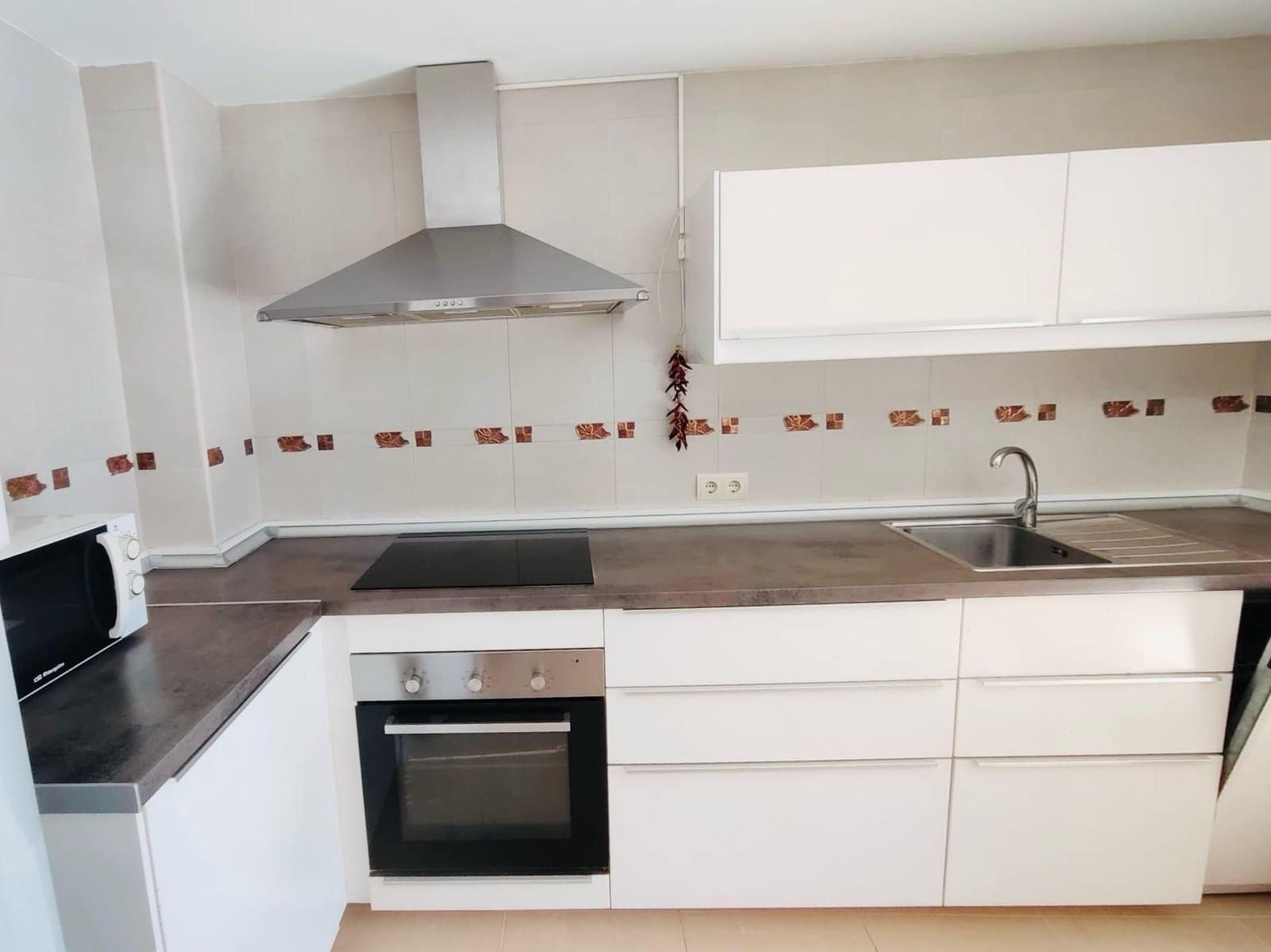 3 slaapkamer Appartement te huur in Sa Cabaneta / La Cabaneta met garage - € 1.950 (Ref: 9833623)