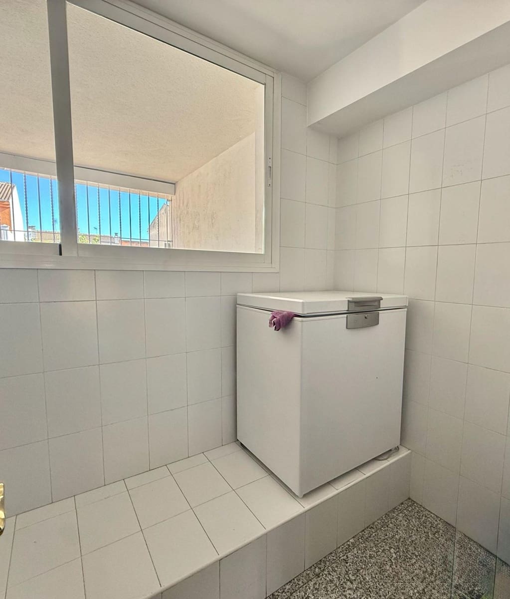 5 bedroom Villa for rent in Son Ferriol with garage - € 2,800 (Ref: 9839224)