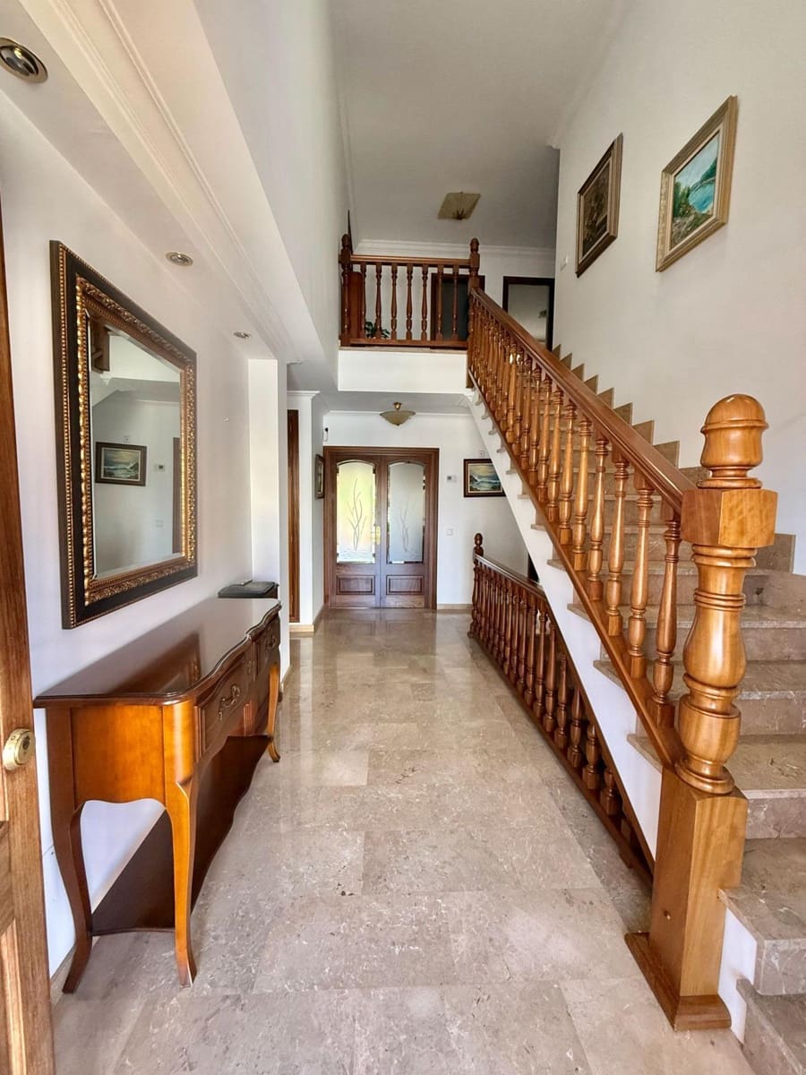 5 bedroom Villa for rent in Son Ferriol with garage - € 2,800 (Ref: 9839224)