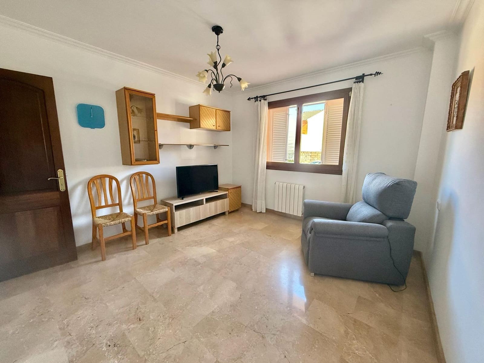5 bedroom Villa for rent in Son Ferriol with garage - € 2,800 (Ref: 9839224)