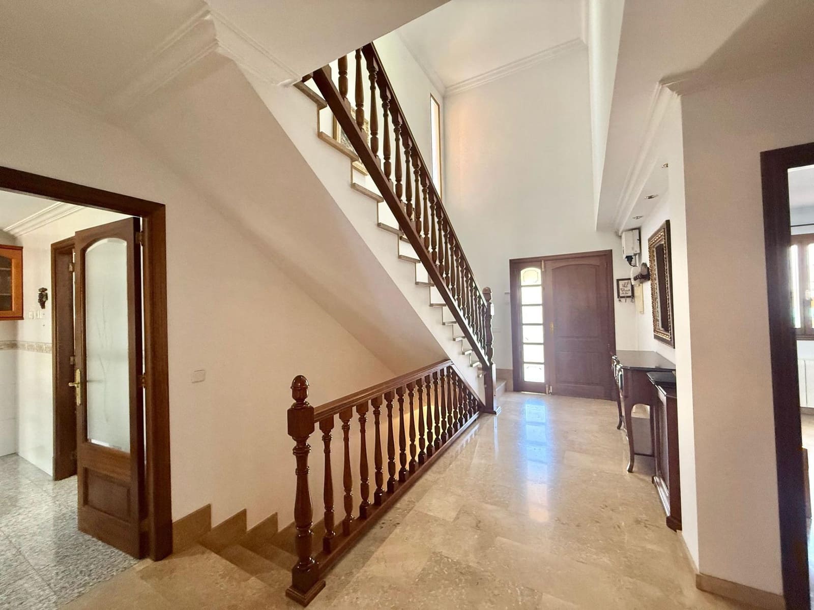 5 bedroom Villa for rent in Son Ferriol with garage - € 2,800 (Ref: 9839224)