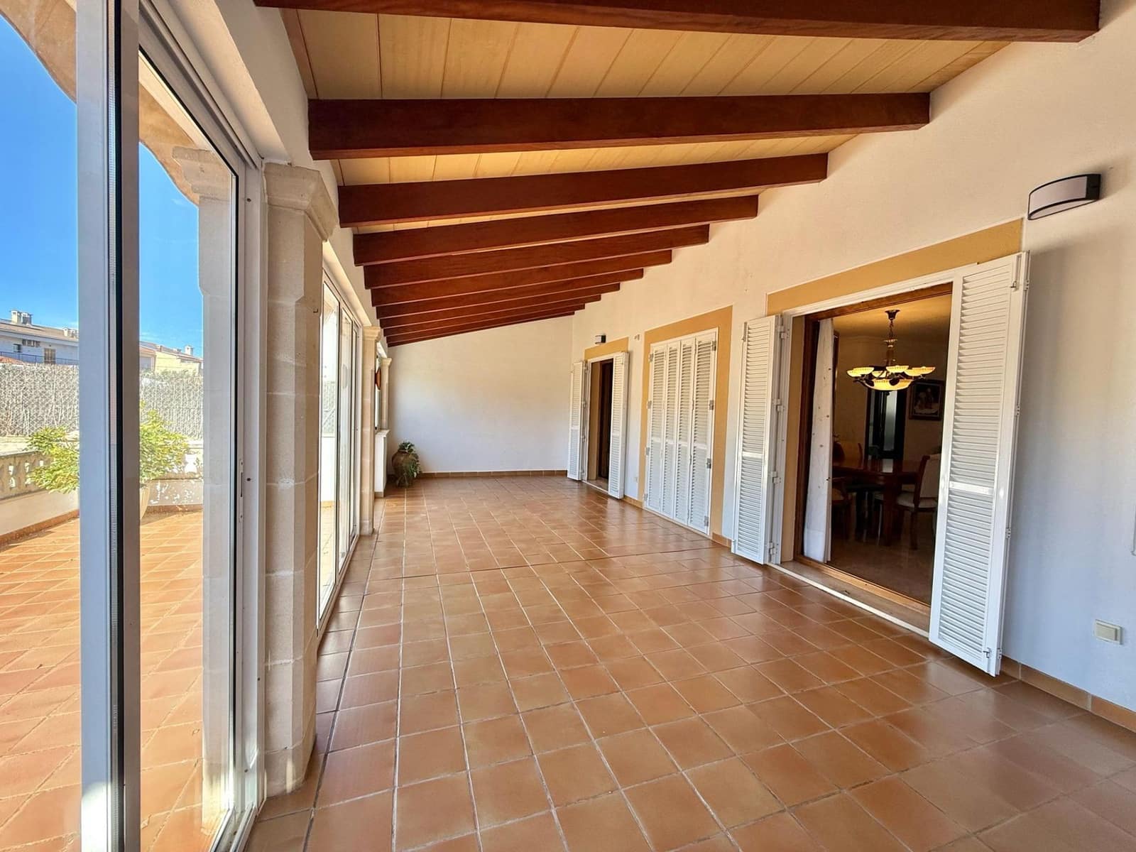 5 bedroom Villa for rent in Son Ferriol with garage - € 2,800 (Ref: 9839224)