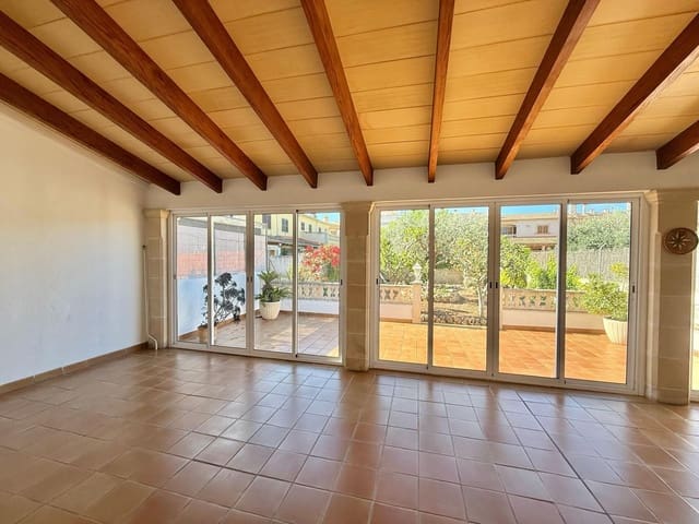 5 bedroom Villa for rent in Son Ferriol, Palma de Mallorca with garage - € 2,800 (Ref: 9839224)