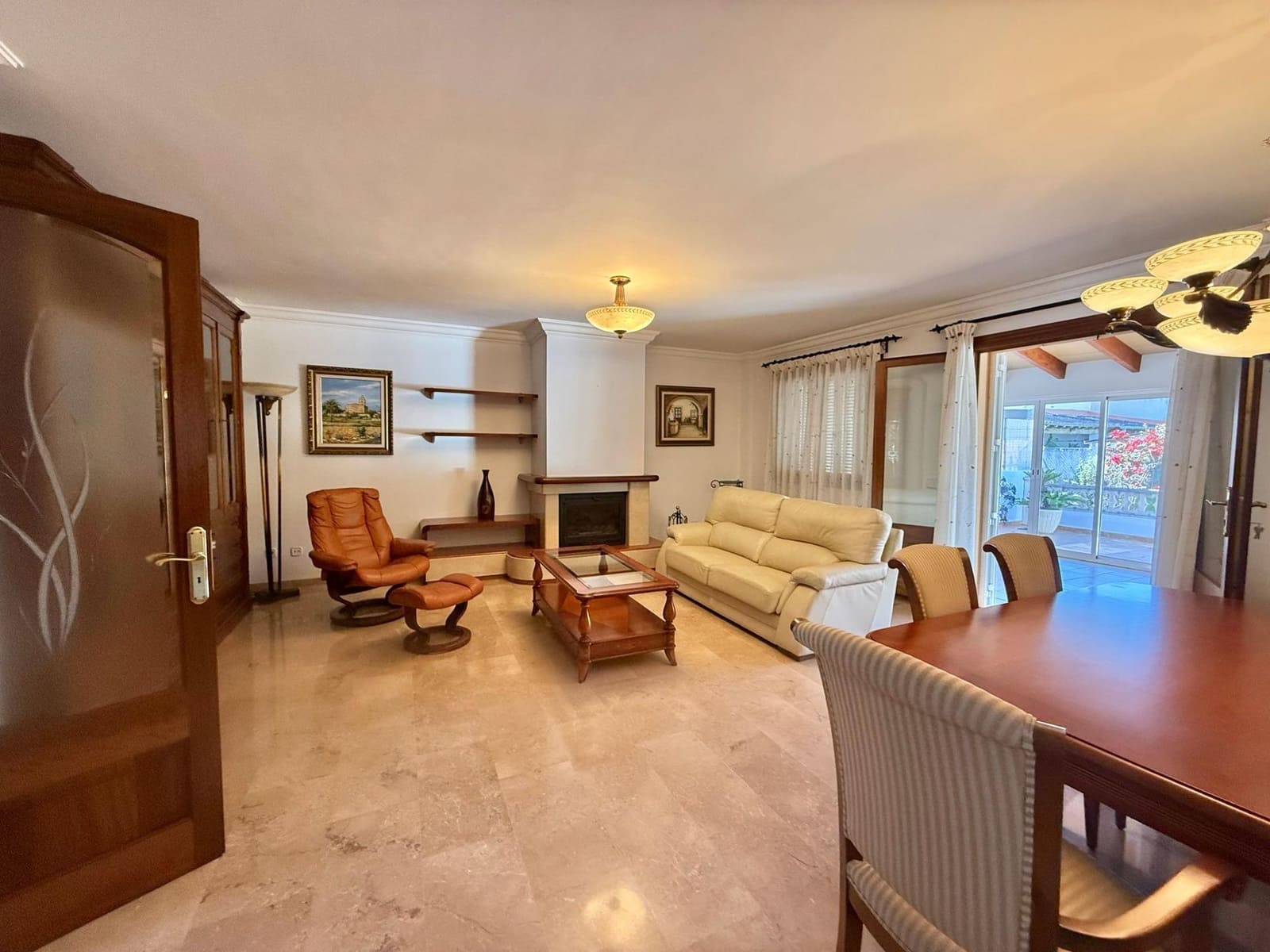 5 bedroom Villa for rent in Son Ferriol with garage - € 2,800 (Ref: 9839224)