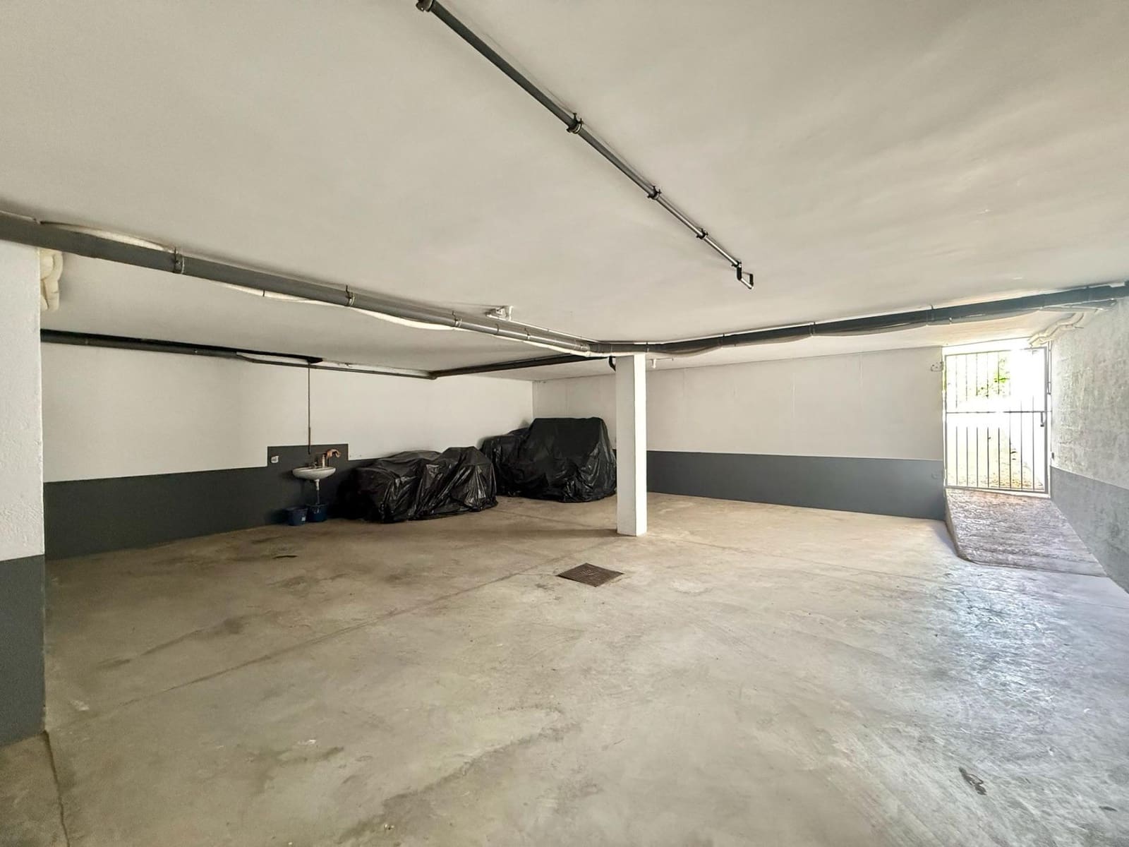 5 bedroom Villa for rent in Son Ferriol with garage - € 2,800 (Ref: 9839224)