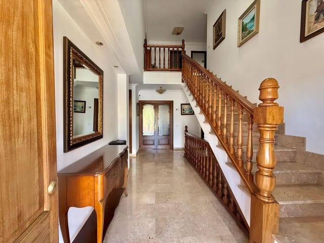 5 bedroom Villa for rent in Son Ferriol, Palma de Mallorca with garage - € 2,800 (Ref: 9839224)