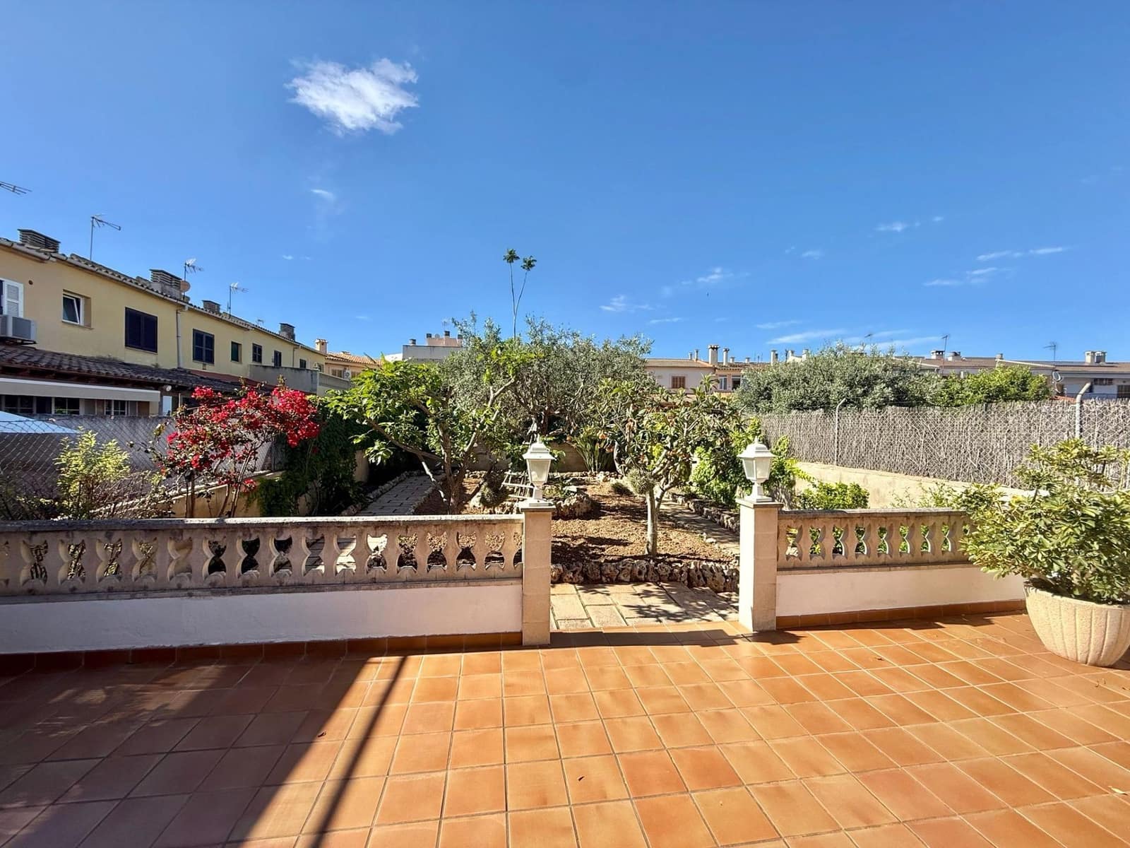 5 bedroom Villa for rent in Son Ferriol with garage - € 2,800 (Ref: 9839224)