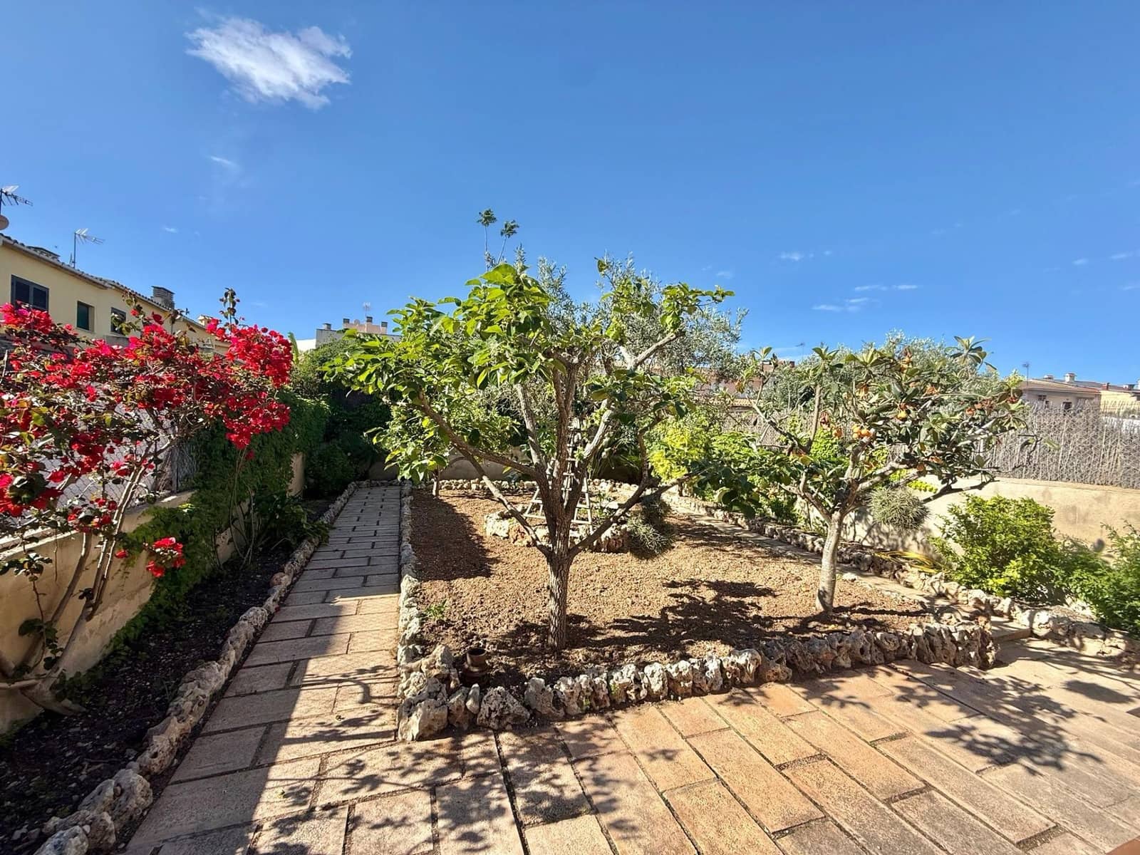 5 bedroom Villa for rent in Son Ferriol with garage - € 2,800 (Ref: 9839224)