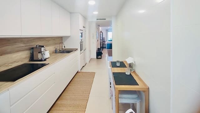 3 bedroom Flat for rent in Palma de Mallorca with garage - € 3,500 (Ref: 9855424)