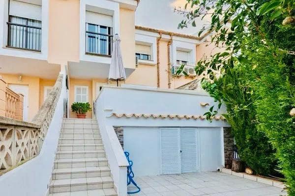 4 soveværelse Villa til salg i Son Ferrer med garage - € 750.000 (Ref: 9876386)