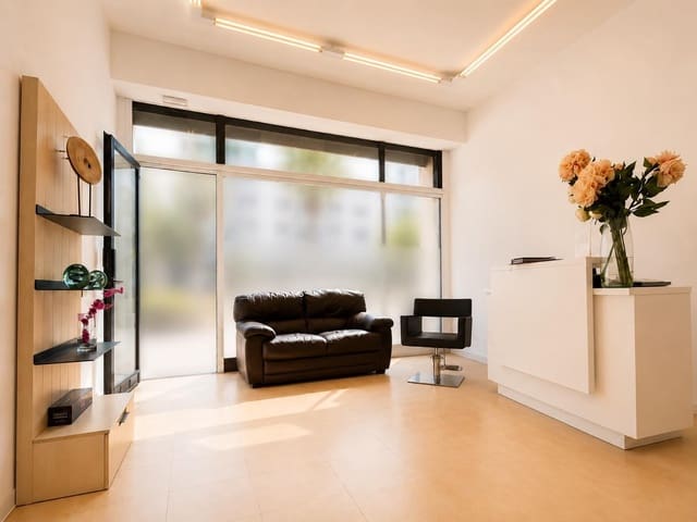 Local Commercial à louer à Santa Catalina, Palma de Mallorca - 1 500 € (Ref: 9903902)