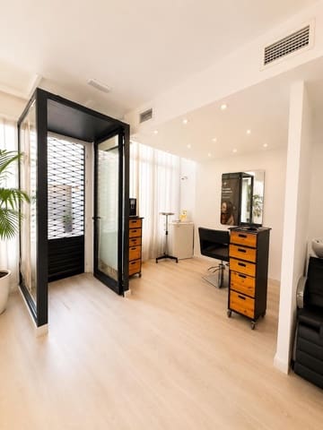 Local Commercial à louer à Santa Catalina, Palma de Mallorca - 1 500 € (Ref: 9903902)