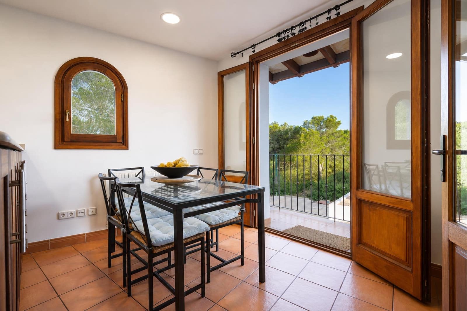 6 bedroom Villa for sale in Puntiro with pool garage - € 4,900,000 (Ref: 9973307)