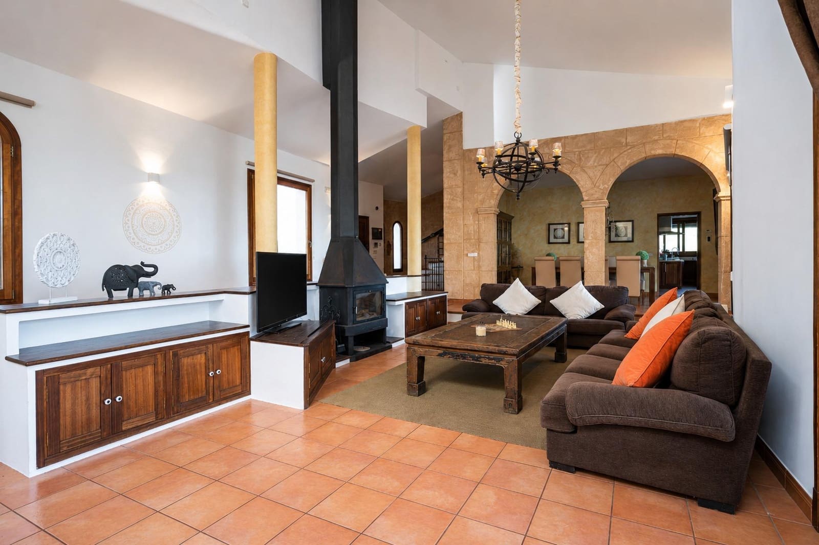 6 bedroom Villa for sale in Puntiro with pool garage - € 4,900,000 (Ref: 9973307)