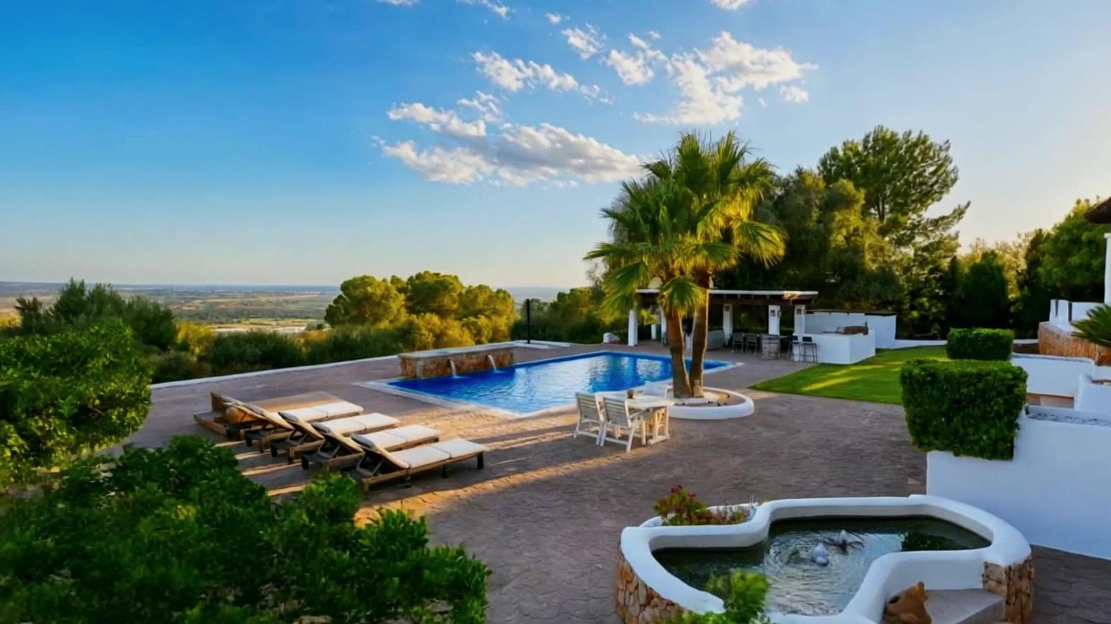 6 bedroom Villa for sale in Puntiro with pool garage - € 4,900,000 (Ref: 9973307)