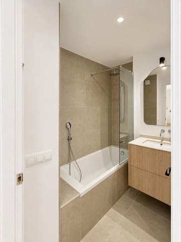 3 soverom Penthouse til leie i Palma de Mallorca med garasje - € 2 000 (Ref: 9973308)