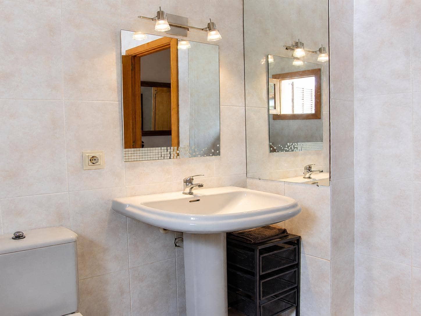 4 bedroom Villa for sale in Cala Santanyi with garage - € 950,000 (Ref: 9990707)