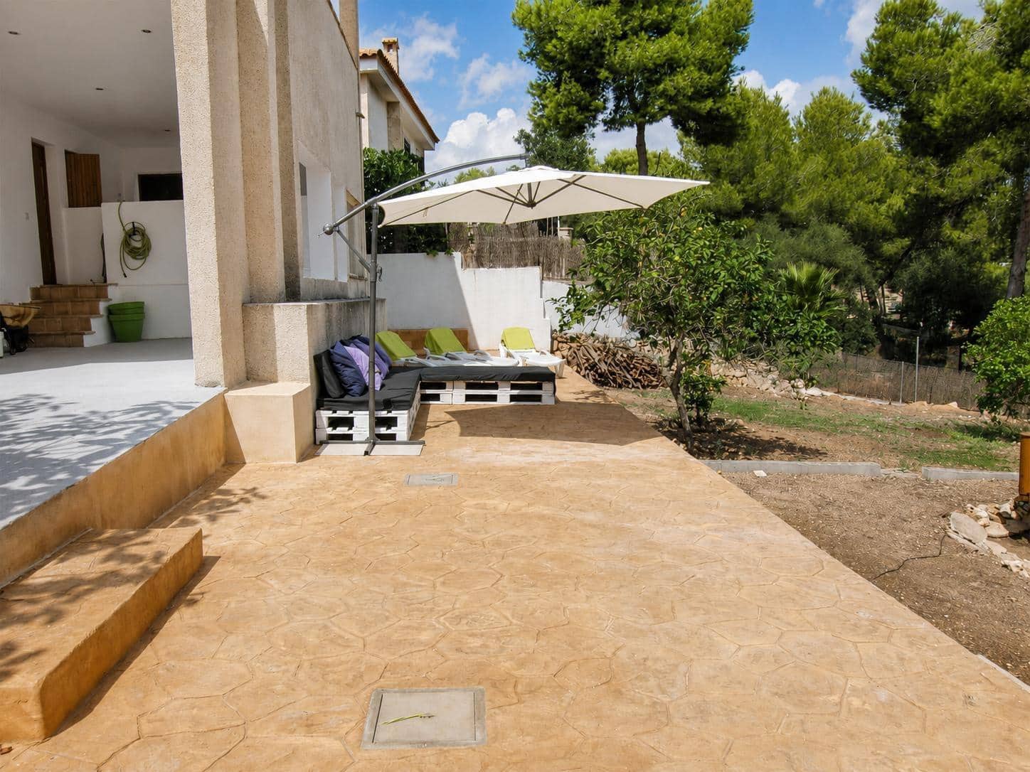 4 bedroom Villa for sale in Cala Santanyi with garage - € 950,000 (Ref: 9990707)