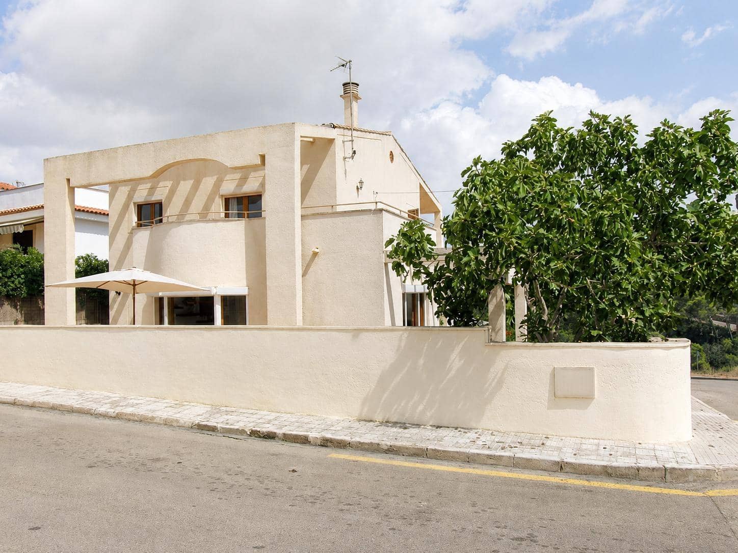 4 bedroom Villa for sale in Cala Santanyi with garage - € 950,000 (Ref: 9990707)