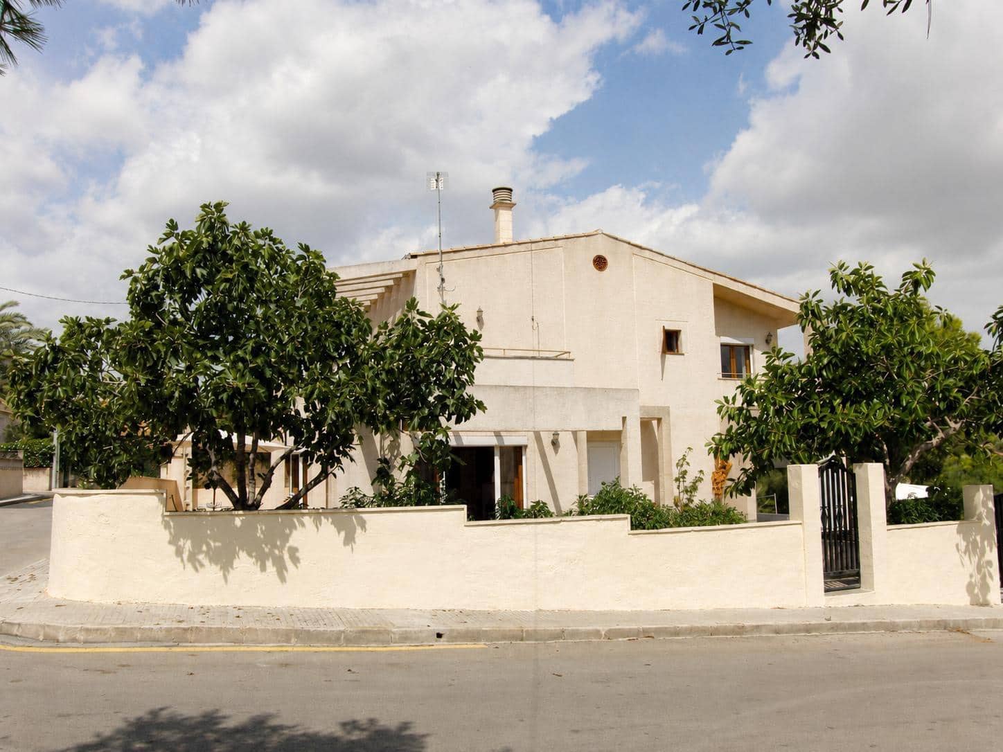 4 bedroom Villa for sale in Cala Santanyi with garage - € 950,000 (Ref: 9990707)