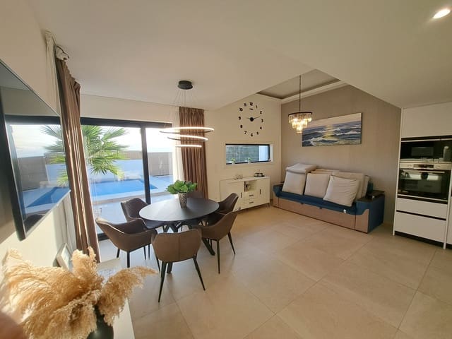 3 soverom Villa til salgs i El Raso, Guardamar del Segura med svømmebasseng garasje - € 440 000 (Ref: 8906079)