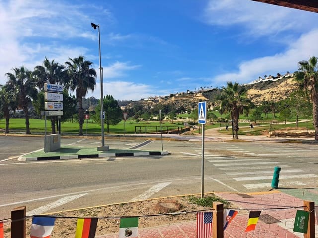 Business for sale in Ciudad Quesada, Rojales with garage - € 14,000 (Ref: 9101613)