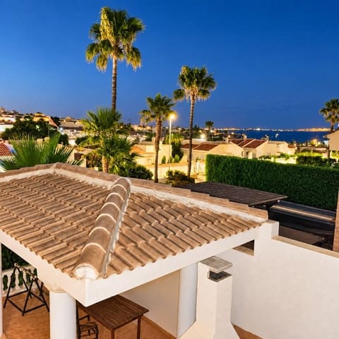 4 camera da letto Villa in vendita in Ciudad Quesada, Rojales con piscina garage - 569.000 € (Rif: 10118546)
