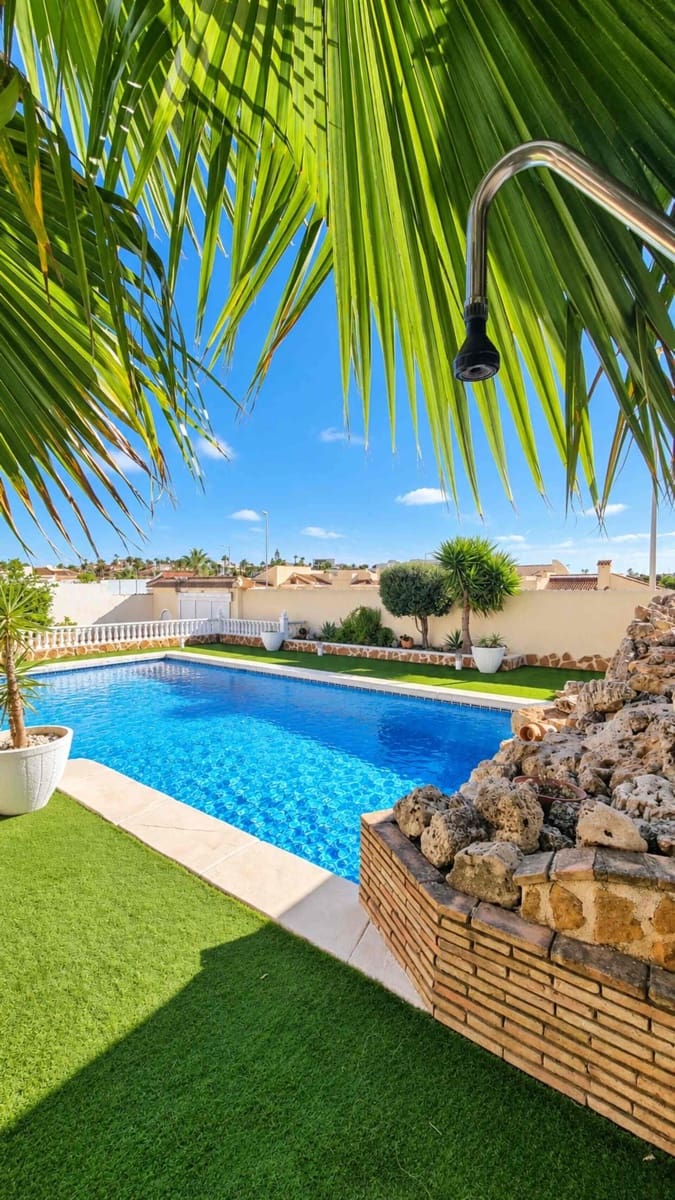 4 camera da letto Villa in vendita in Ciudad Quesada con piscina garage - 569.000 € (Rif: 10118546)