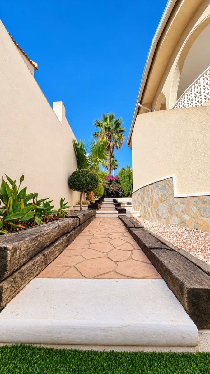 4 camera da letto Villa in vendita in Ciudad Quesada con piscina garage - 569.000 € (Rif: 10118546)