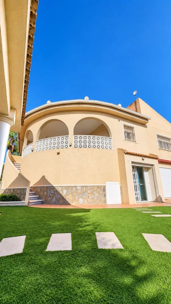 4 camera da letto Villa in vendita in Ciudad Quesada con piscina garage - 569.000 € (Rif: 10118546)