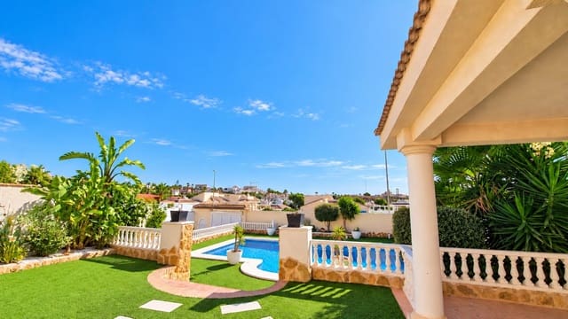 4 camera da letto Villa in vendita in Ciudad Quesada, Rojales con piscina garage - 569.000 € (Rif: 10118546)