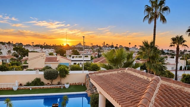 4 camera da letto Villa in vendita in Ciudad Quesada, Rojales con piscina garage - 569.000 € (Rif: 10118546)