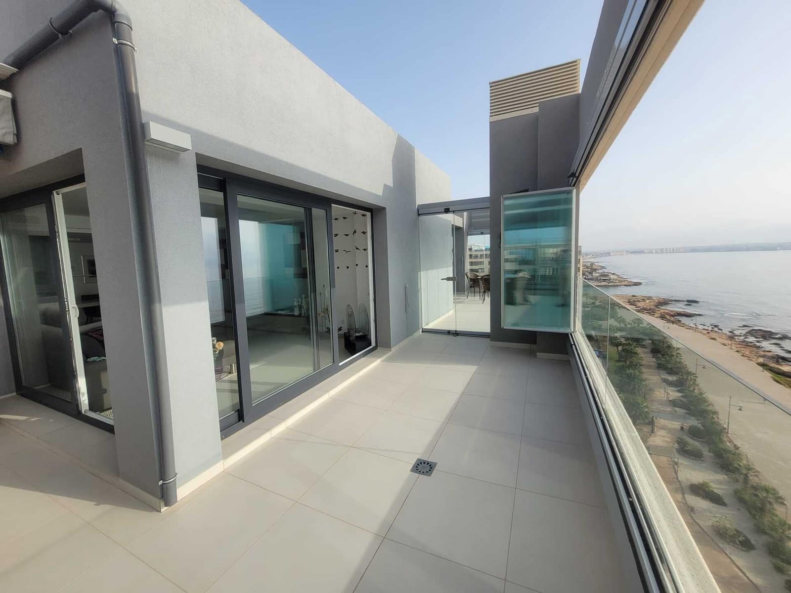 3 soveværelse Lejlighed til salg i Punta Prima med swimmingpool garage - € 795.000 (Ref: 9239259)