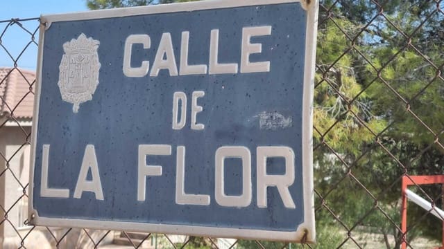 Grunde uden byggetilladelser til salg i Muchamiel / Mutxamel - € 320.000 (Ref: 9239274)