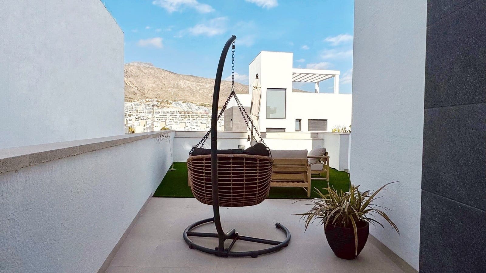 4 bedroom Villa for sale in Finestrat with pool garage - € 1,090,000 (Ref: 9239281)