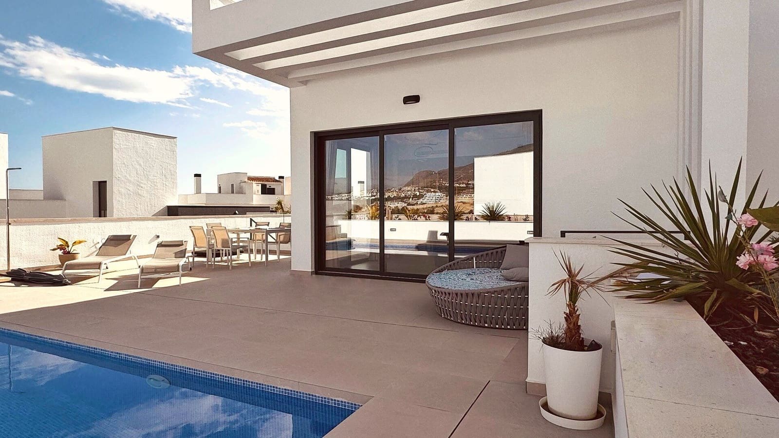 4 bedroom Villa for sale in Finestrat with pool garage - € 1,090,000 (Ref: 9239281)