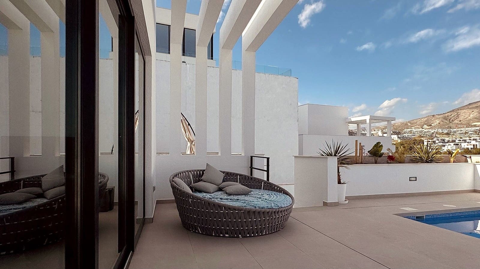 4 bedroom Villa for sale in Finestrat with pool garage - € 1,090,000 (Ref: 9239281)