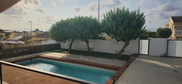 Chalet de 3 habitaciones en Rojales en venta con piscina garaje - 495.000 € (Ref: 9241172)