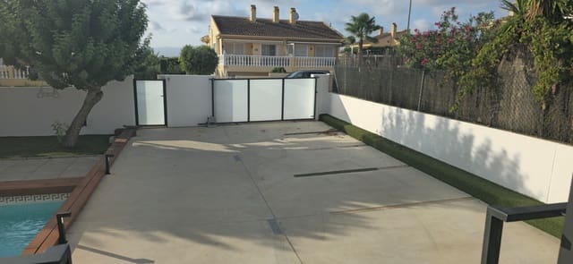 Chalet de 3 habitaciones en Rojales en venta con piscina garaje - 495.000 € (Ref: 9241172)