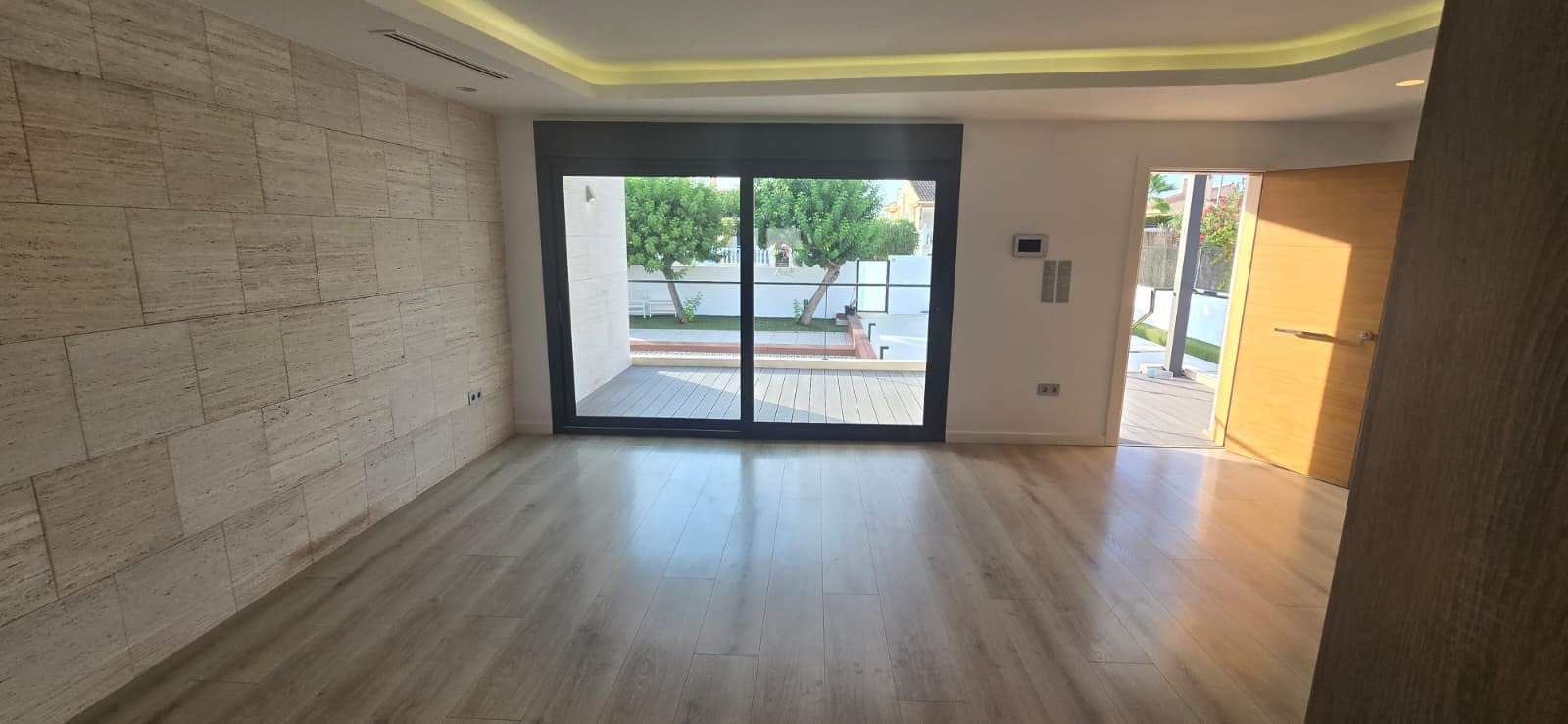 Chalet de 3 habitaciones en Rojales en venta con piscina garaje - 495.000 € (Ref: 9241172)