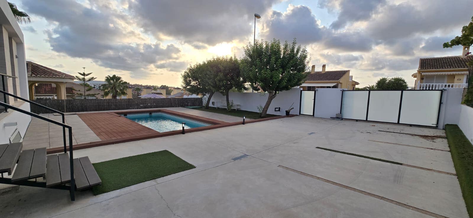 Chalet de 3 habitaciones en Rojales en venta con piscina garaje - 495.000 € (Ref: 9241172)