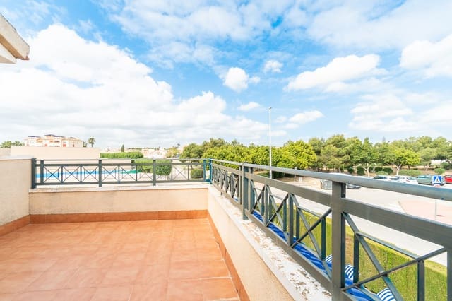 3 soverom Kjedet enebolig til salgs i Orihuela med svømmebasseng - € 279 000 (Ref: 9779976)