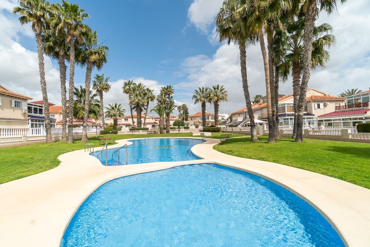 3 camera da letto Villetta Bifamiliare in vendita in Orihuela con piscina - 279.000 € (Rif: 9779976)