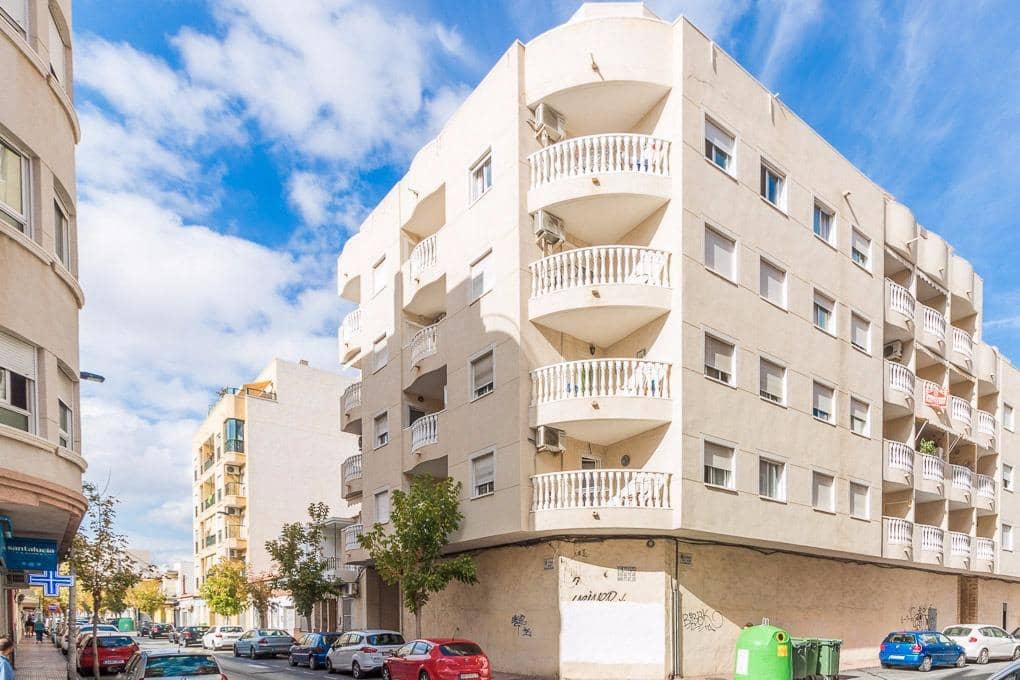 2 chambre Appartement à vendre à Torrevieja - 125 000 € (Ref: 9804834)