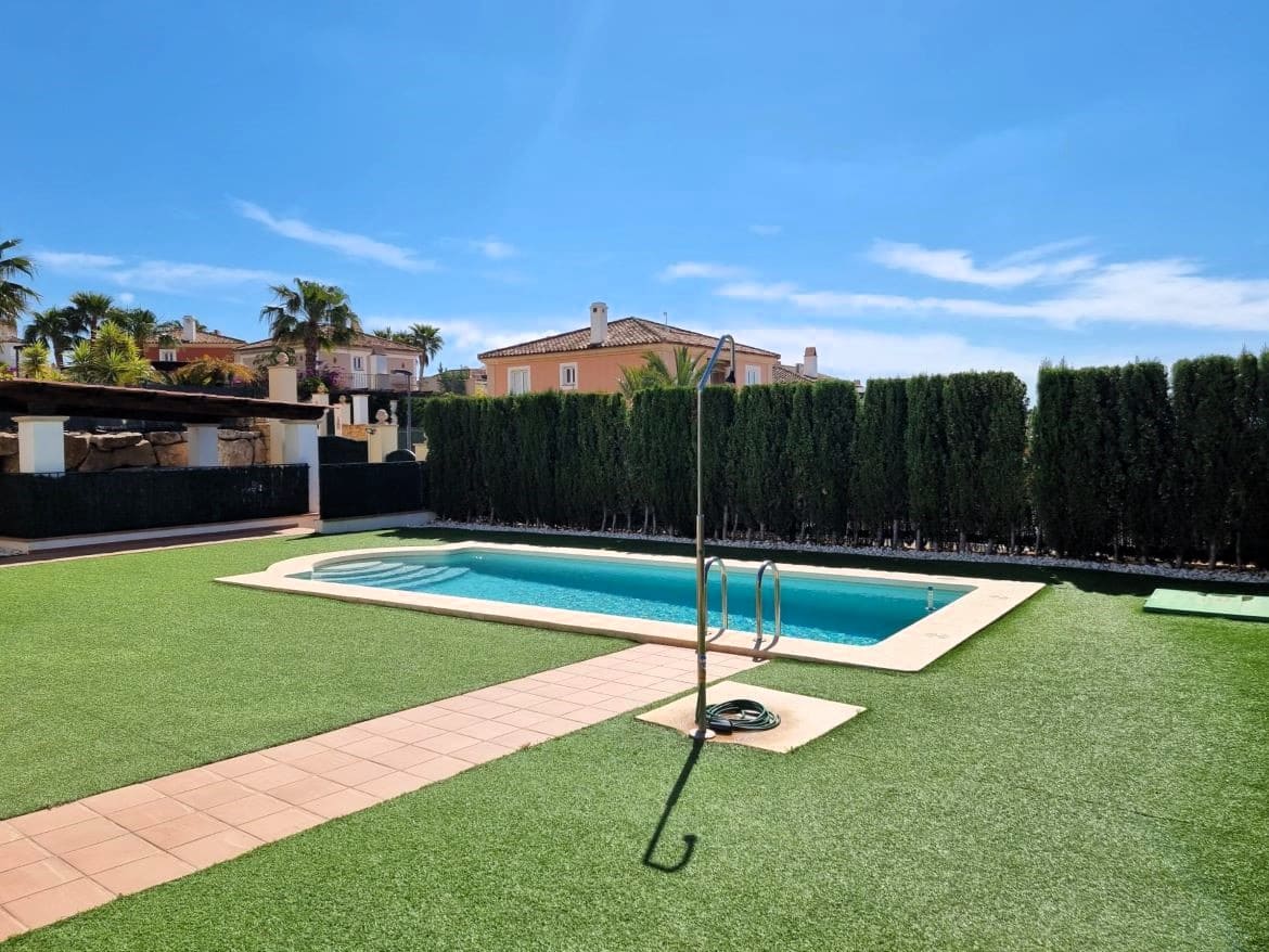 4 bedroom Villa for sale in Finestrat with pool garage - € 810,000 (Ref: 8639836)